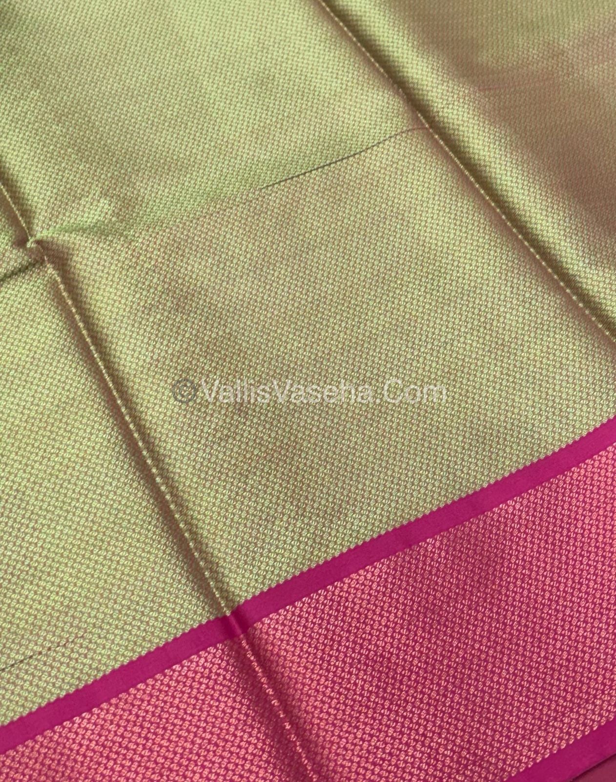 50% less - Offer Saree - Semi Banarasi Saree - VVDS003