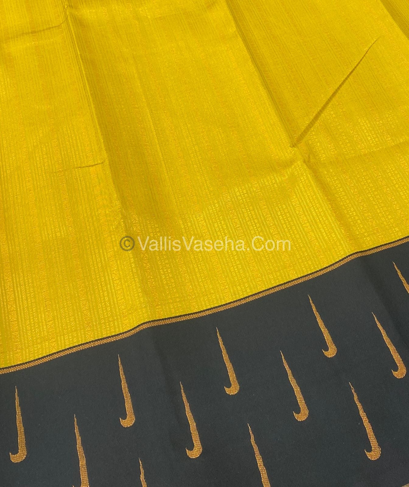 Kanchi Semi Silk - Yellow with Black VVKSS001