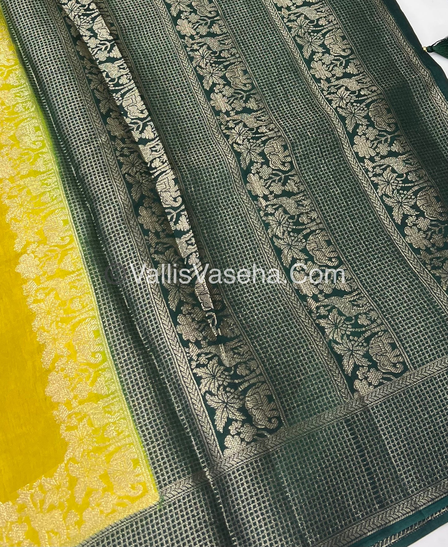 Russian Viscose - Premium Viscose Saree - VVRVS001