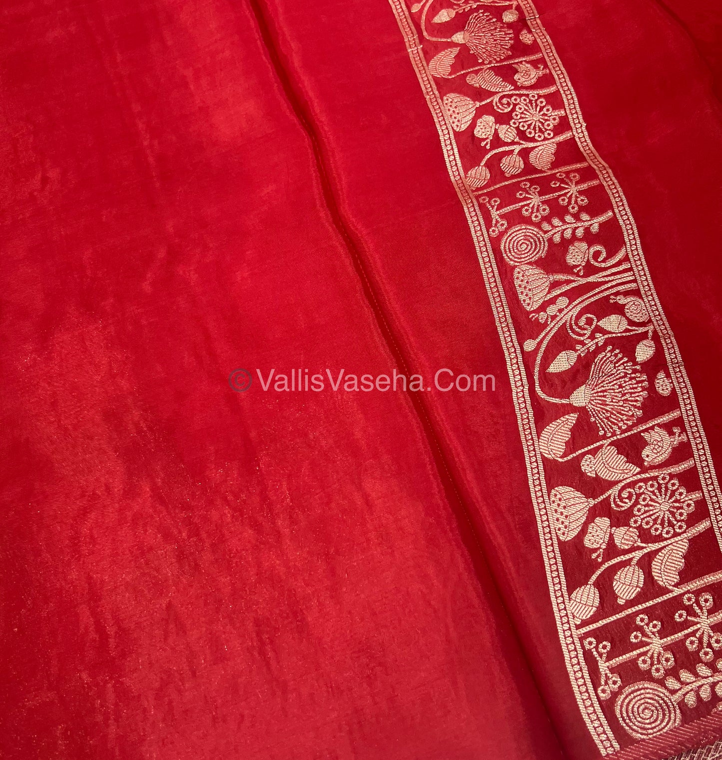 Banarasi Premium Viscose Saree - Red Shade - VVBPV001