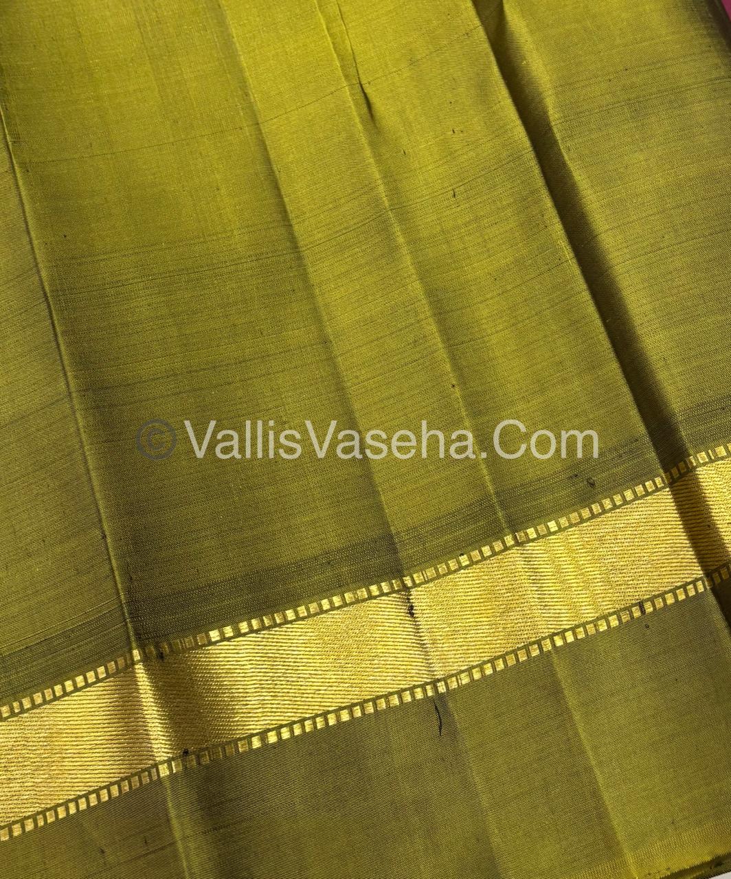 Pure Kanchipuram Silk Saree - Maroon with Mehandi Green - VVPS031