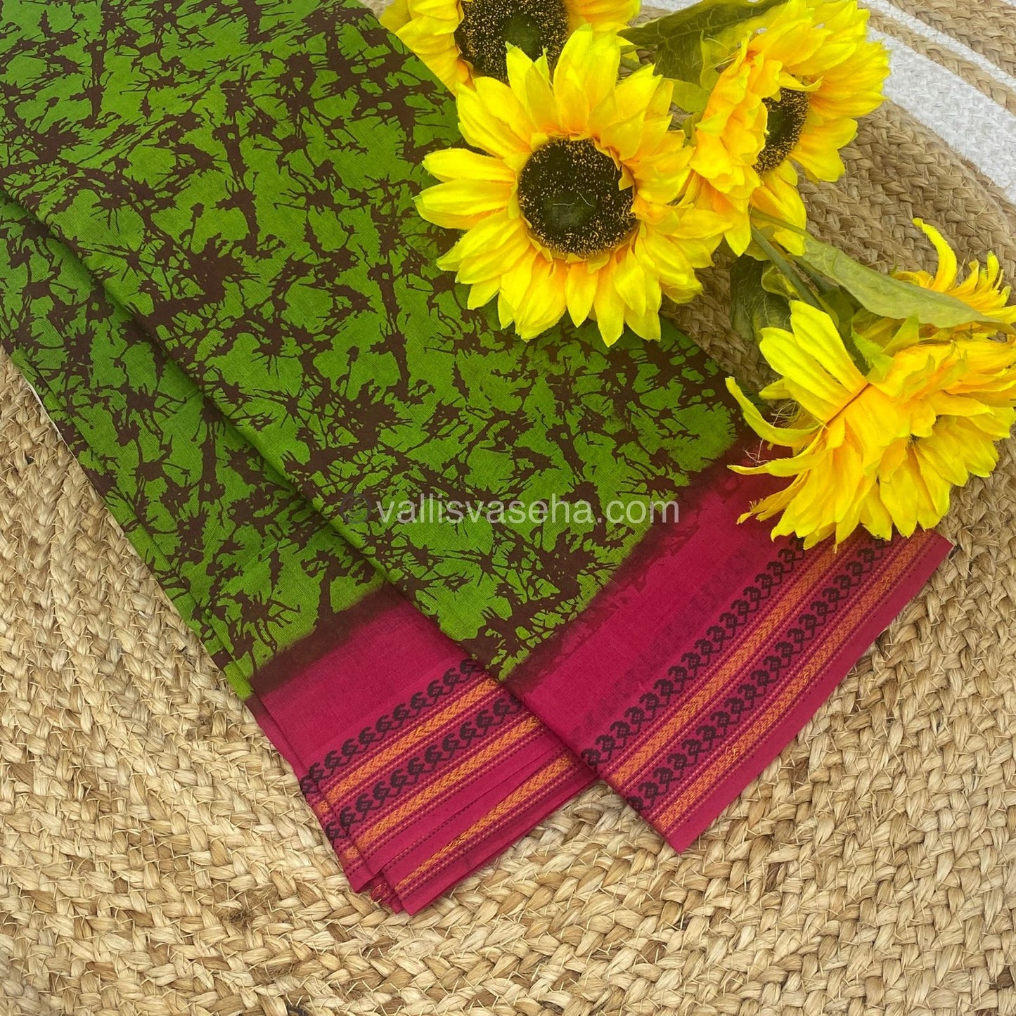 Sungudi Cotton Saree | Cloud Print - Mehendi Green With Pink Shade - VVSCV004
