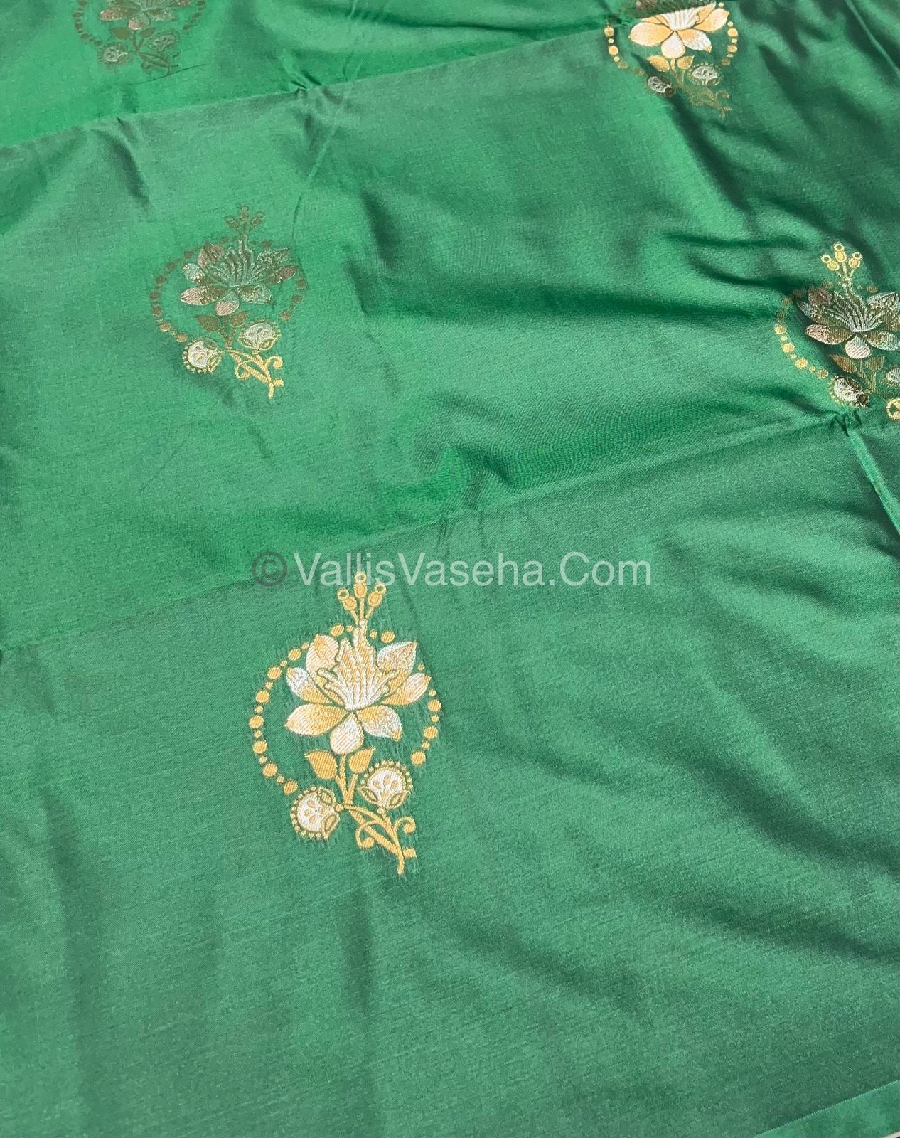 Semi Soft Silk - Border less - Green Shade -VVSSS007
