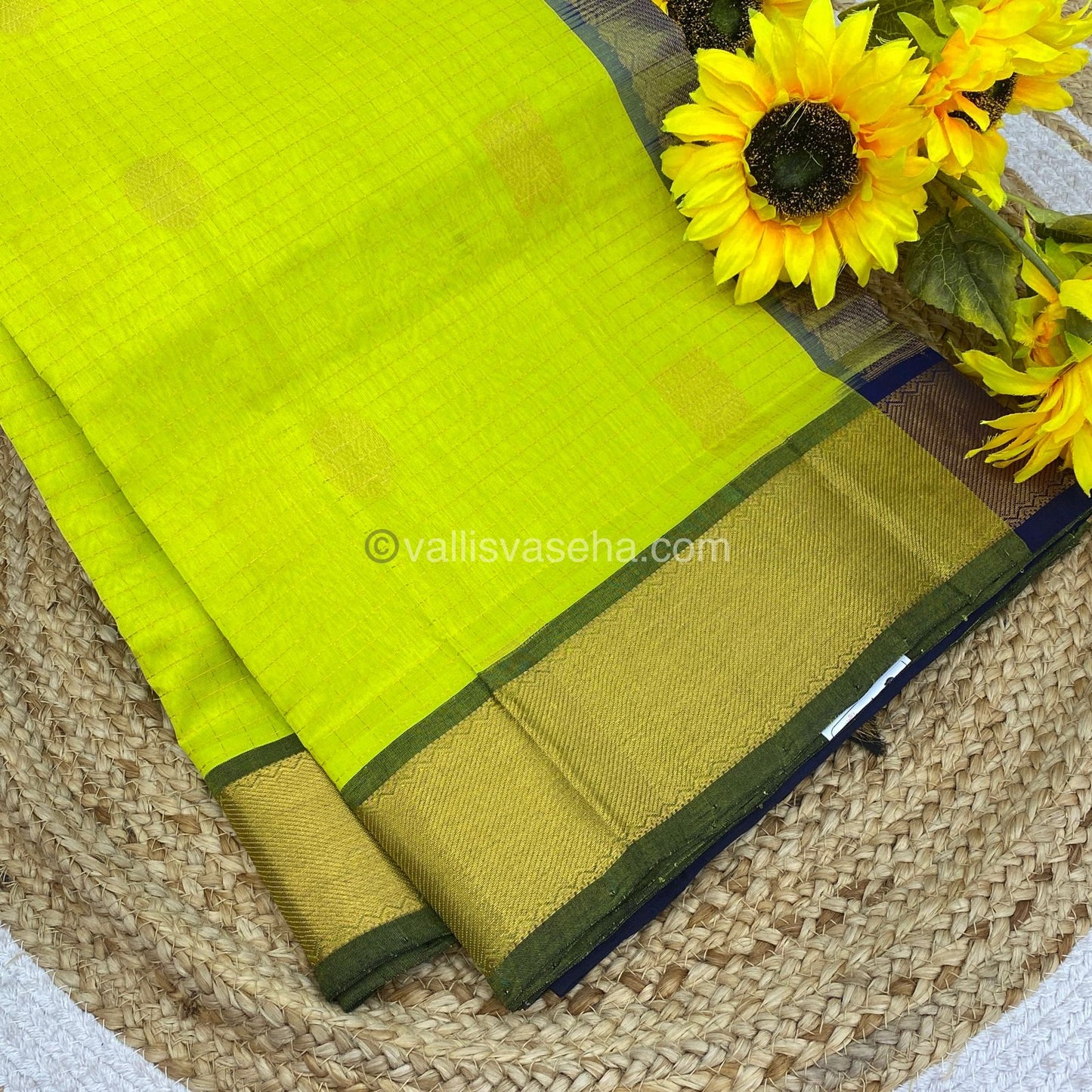 Pure Silk Cotton Saree - Mayil & Chakkaram Design - Green With Blue Combo - VVMC002