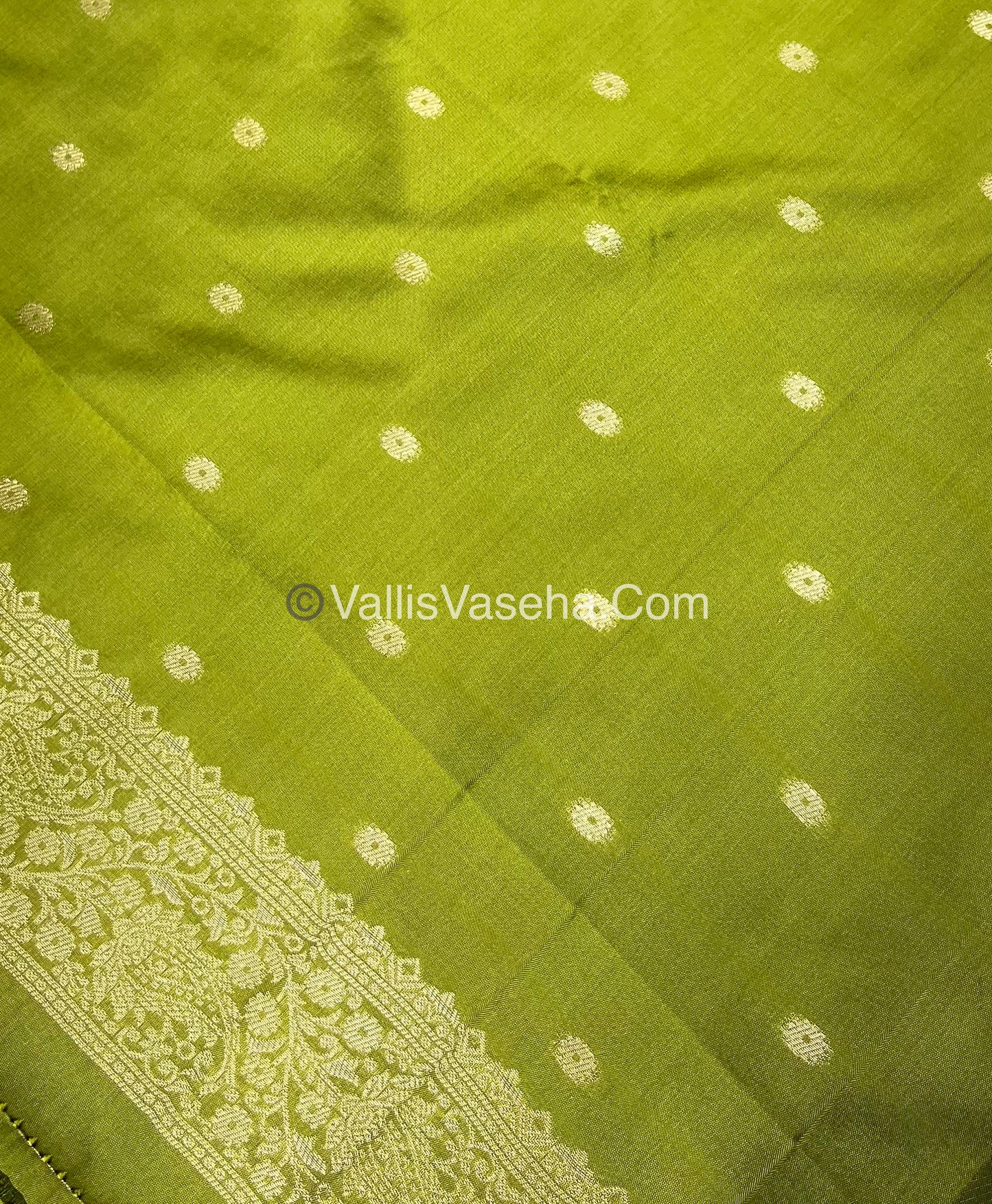 Semi Soft Silk - Tree With Double Birds Butta Border - Green Shade -VVSSS011