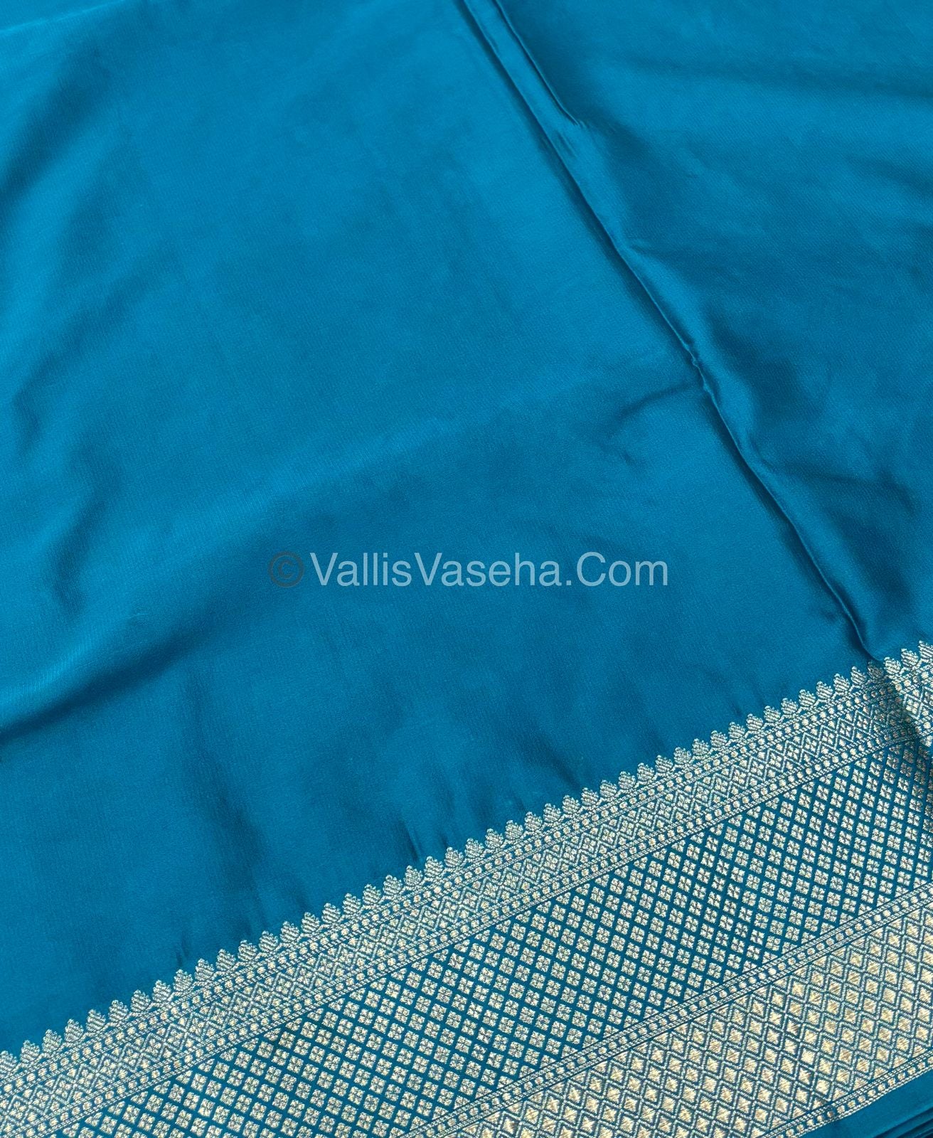 Premium Viscose Saree - Maroon & Blue Shade - VVPV001
