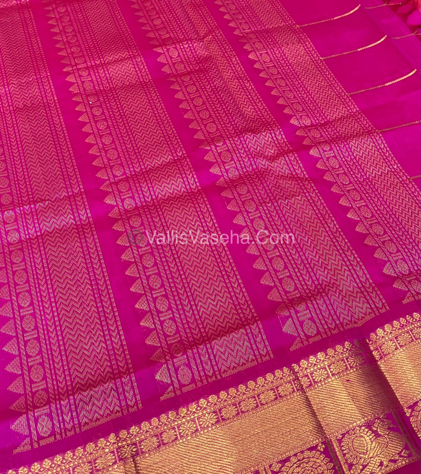 Pure Silk Cotton Saree - Mayil & Chakkaram Design - Pink Shade - VVMC001
