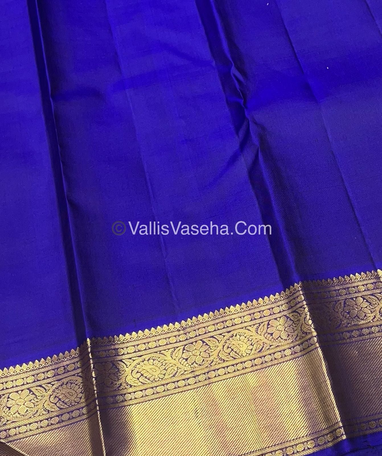 Pure Kanchipuram Silk Saree - Green with Blue Combo - VVPS021