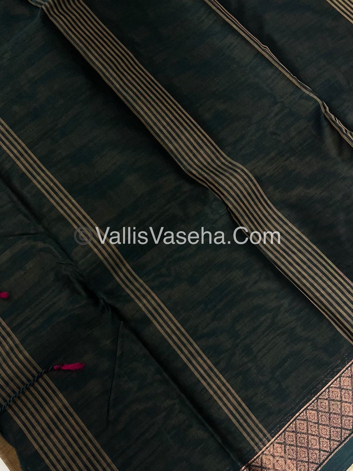 Dhaka Cotton Saree - VVDCS002