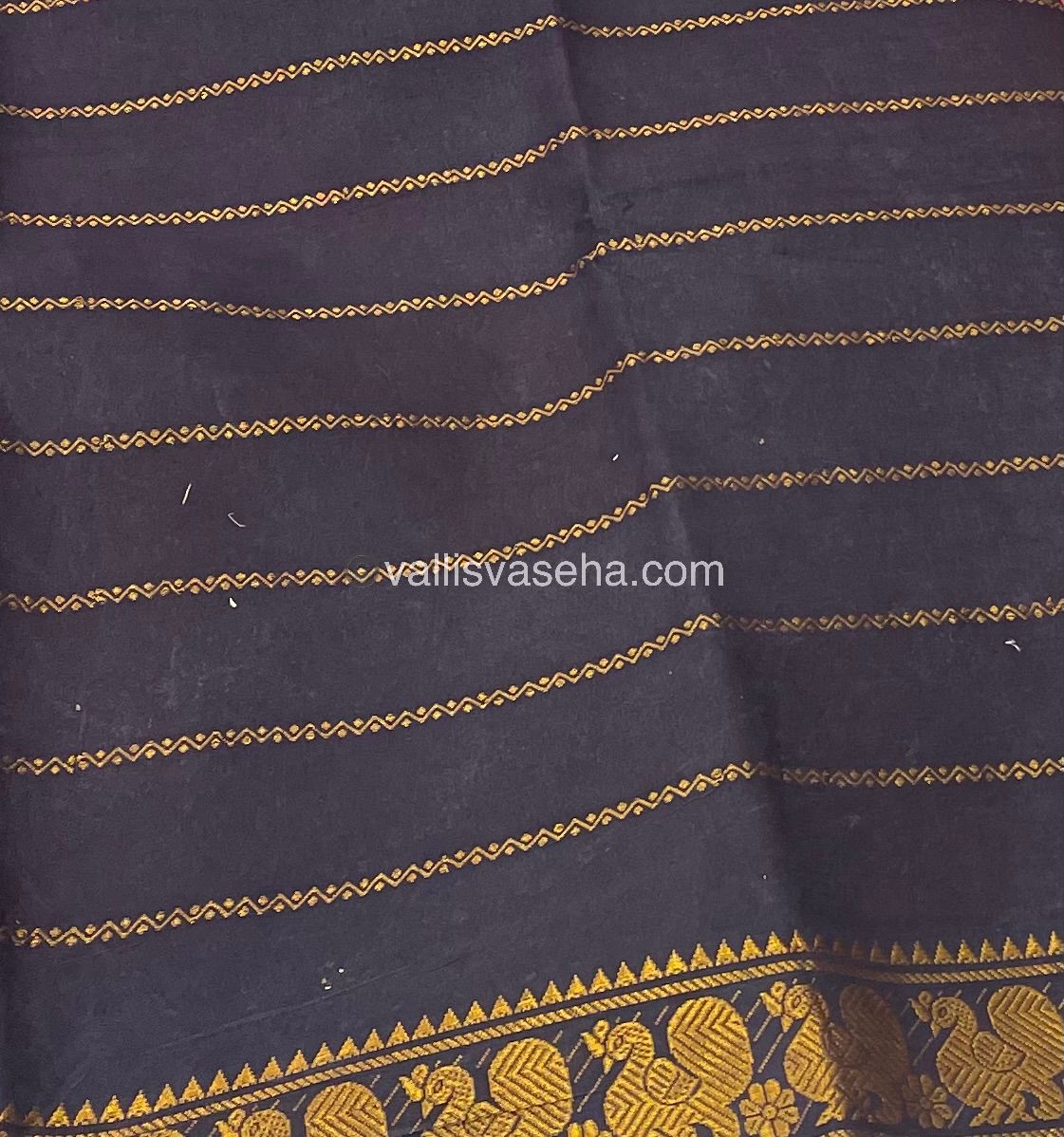 Sungudi Cotton Saree | Velthari Design -Peachish Red with Dark Navy Blue Shade - VVSCV001