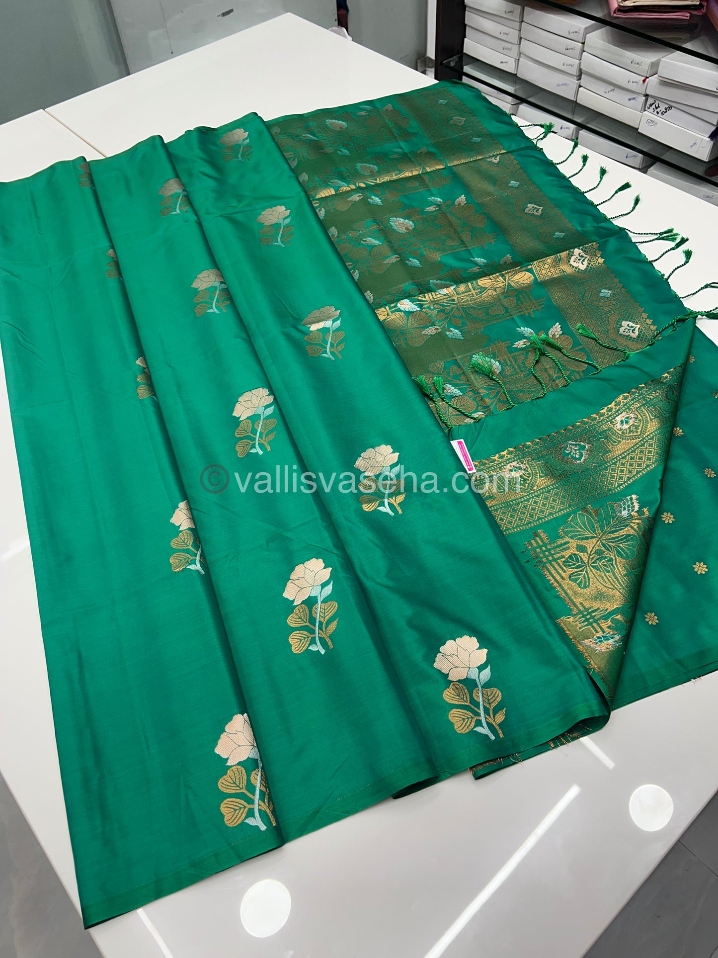 Semi Soft Silk - Border less - Peacock green / Green -VVSSS007