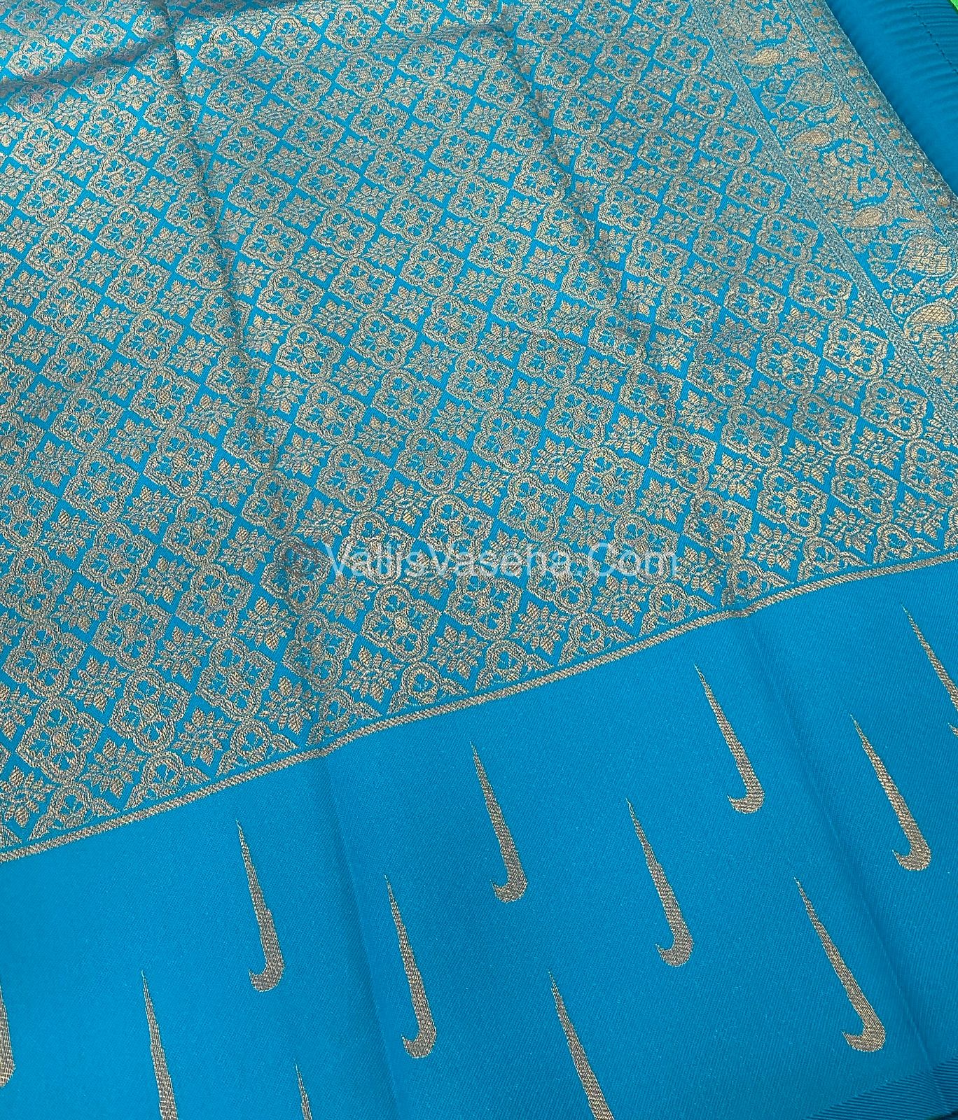 Kanchi Semi Silk - Green with Blue VVKSS001