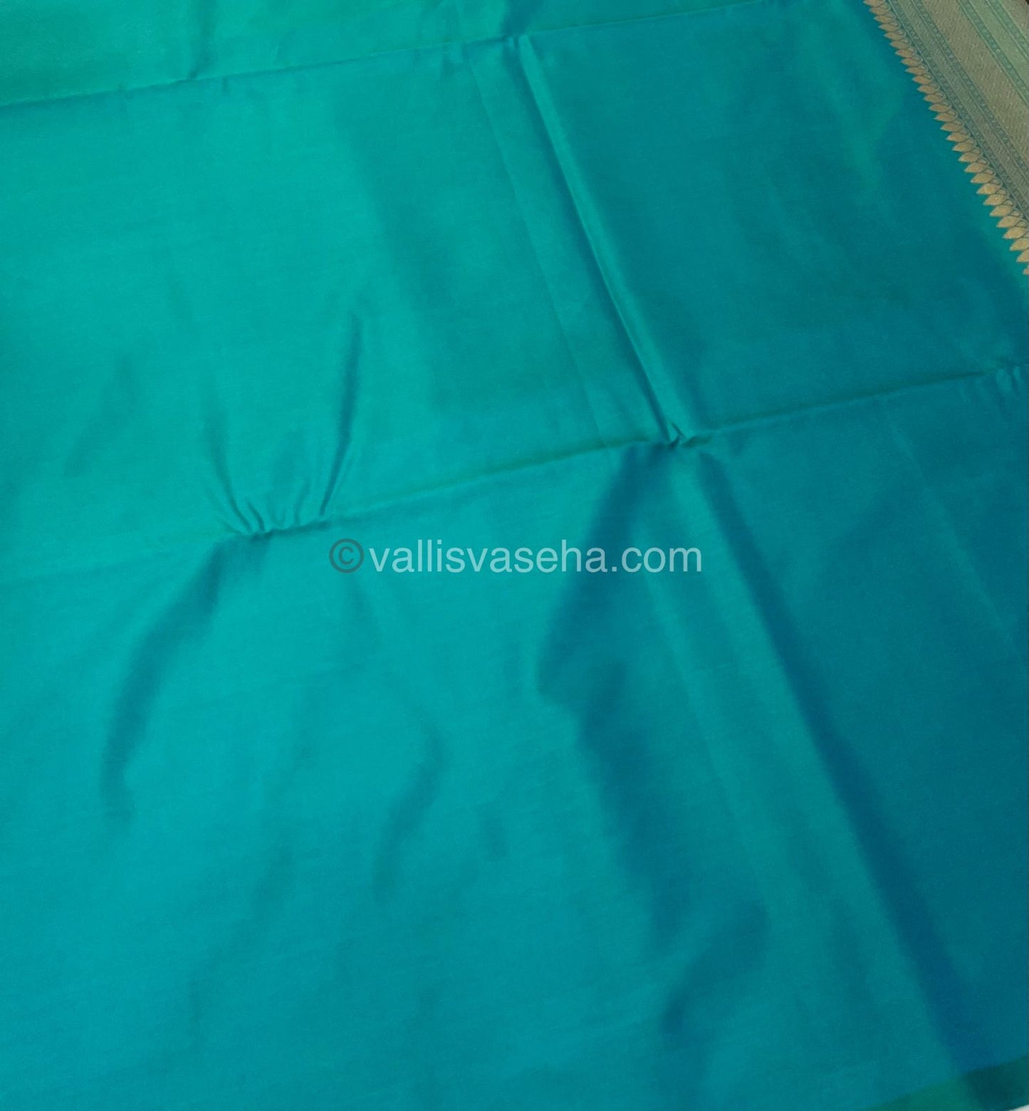 Semi Soft Silk - Green Multi colors - VVSSS001