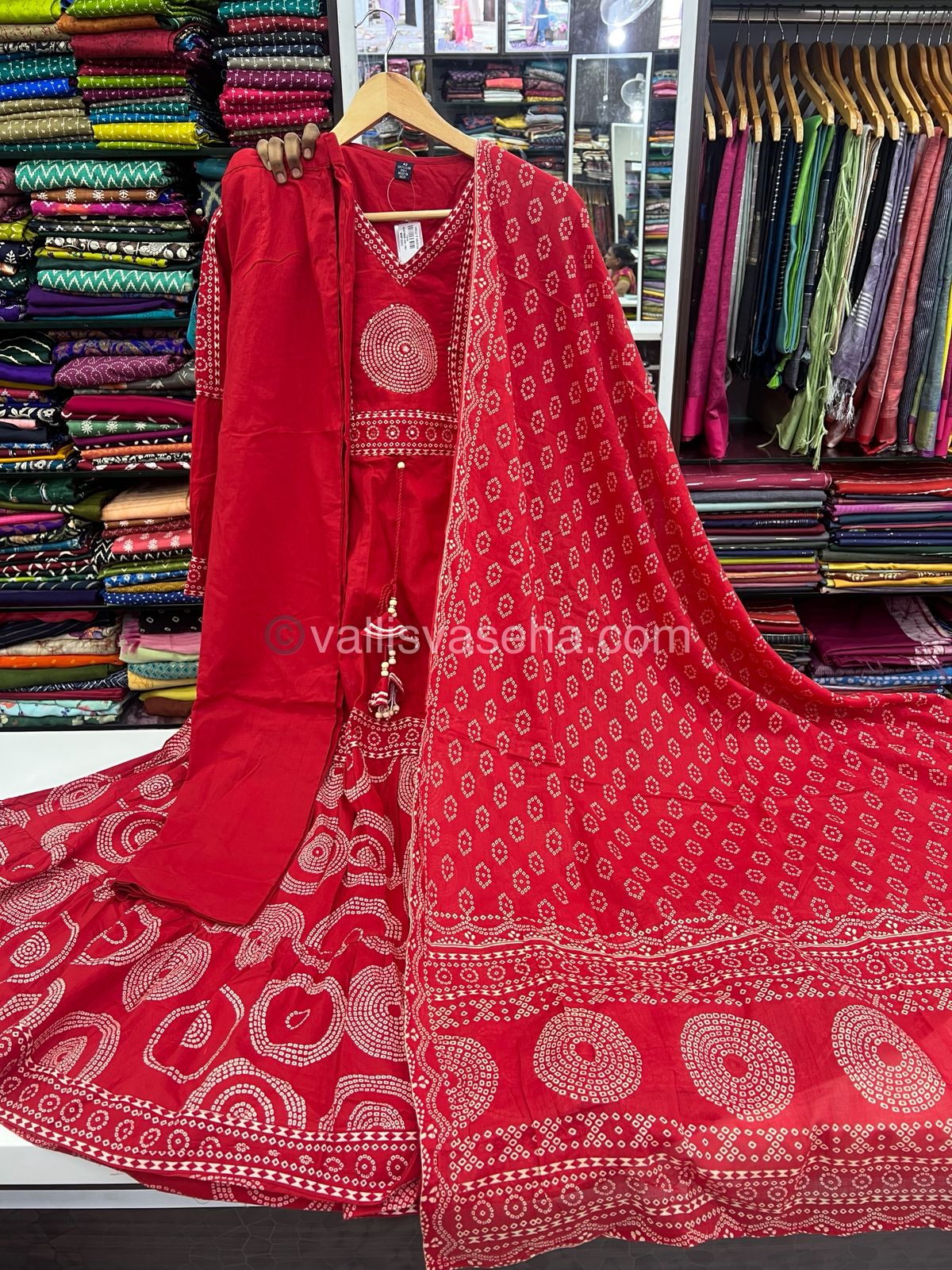 Anarkali - Red Shade - Salwar, Kameez & Duppatta(3pc)- Fancy Cotton - VVRAS001