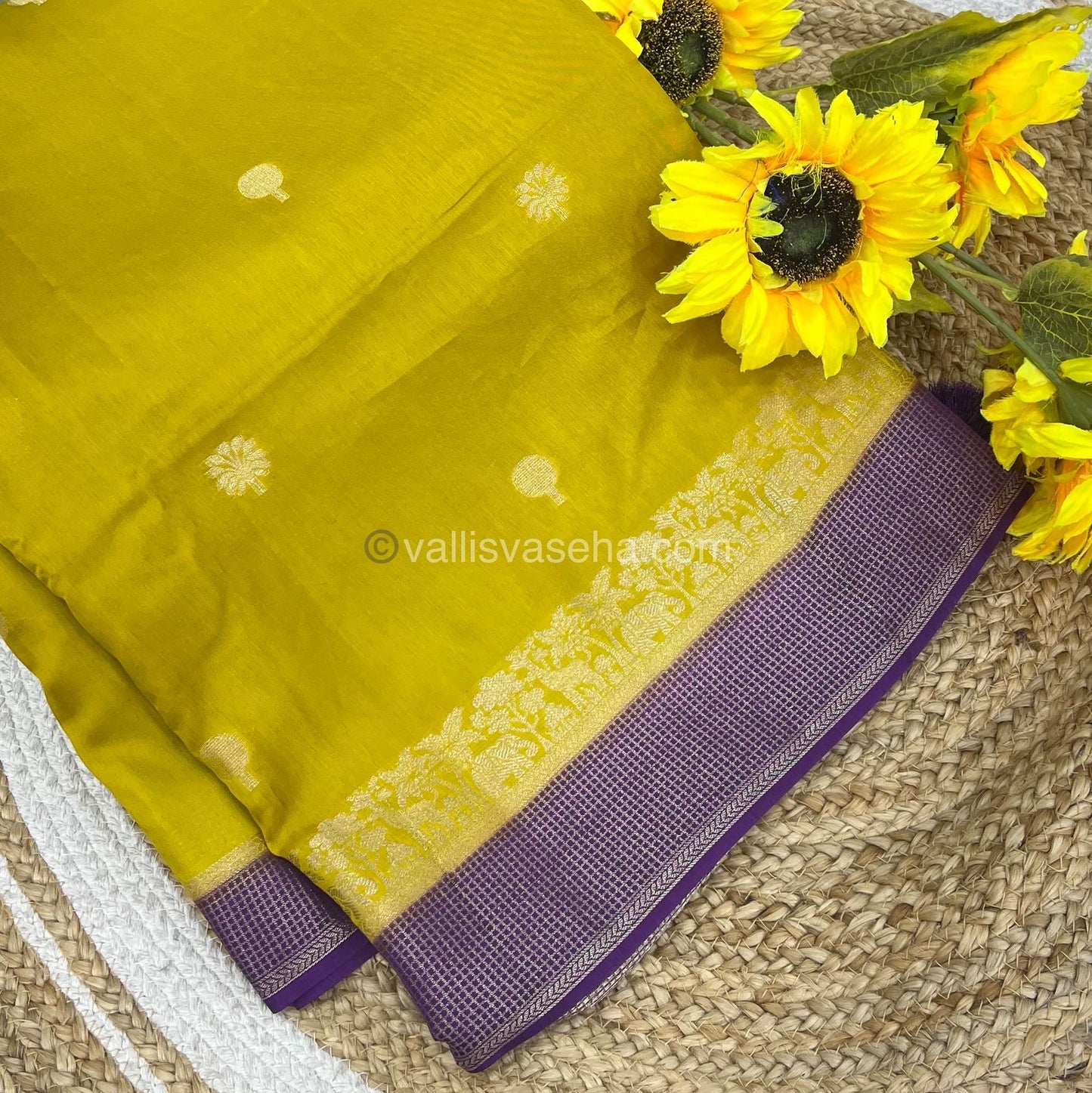 Russian Viscose - Premium Viscose Saree - VVRVS001