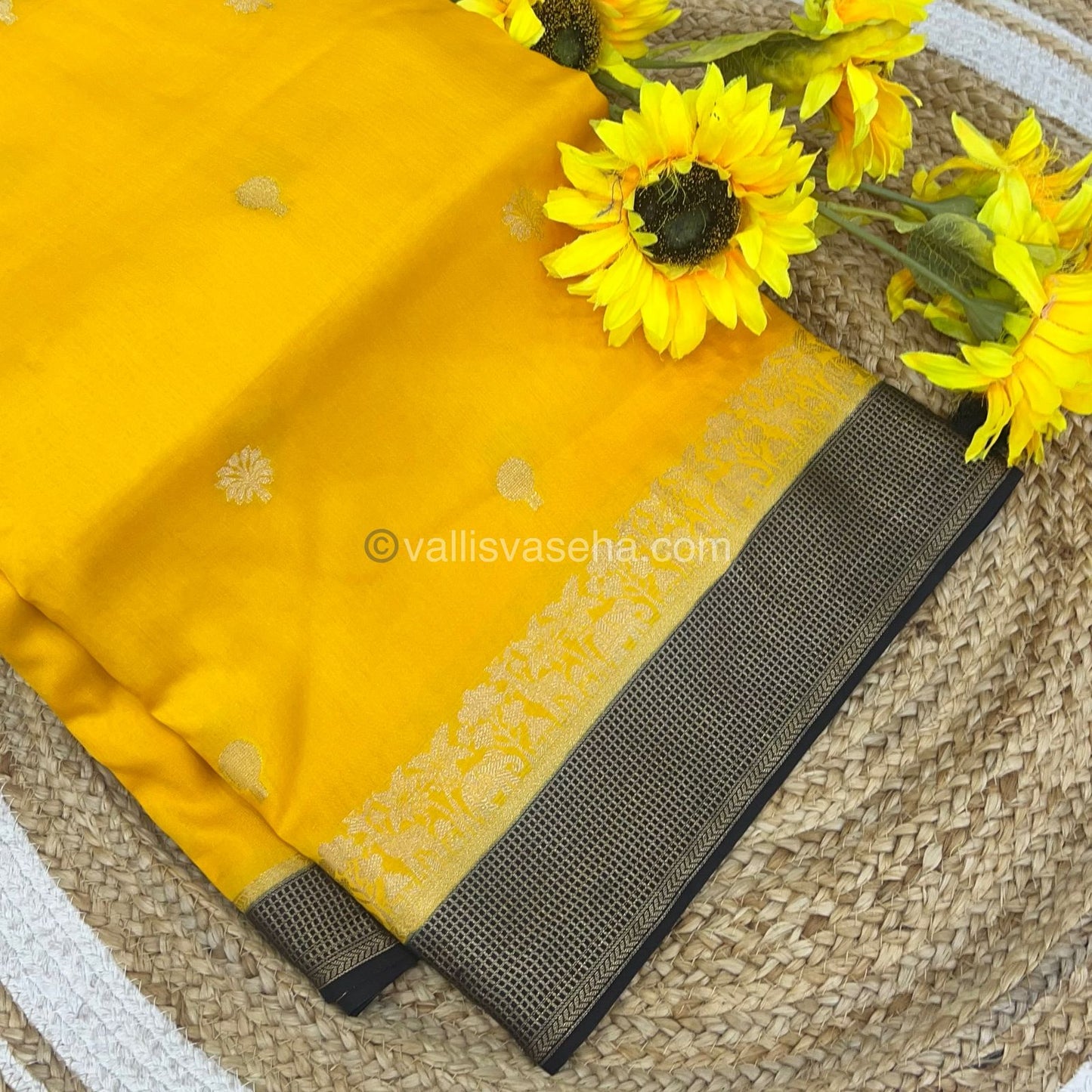 Russian Viscose - Premium Viscose Saree - VVRVS001