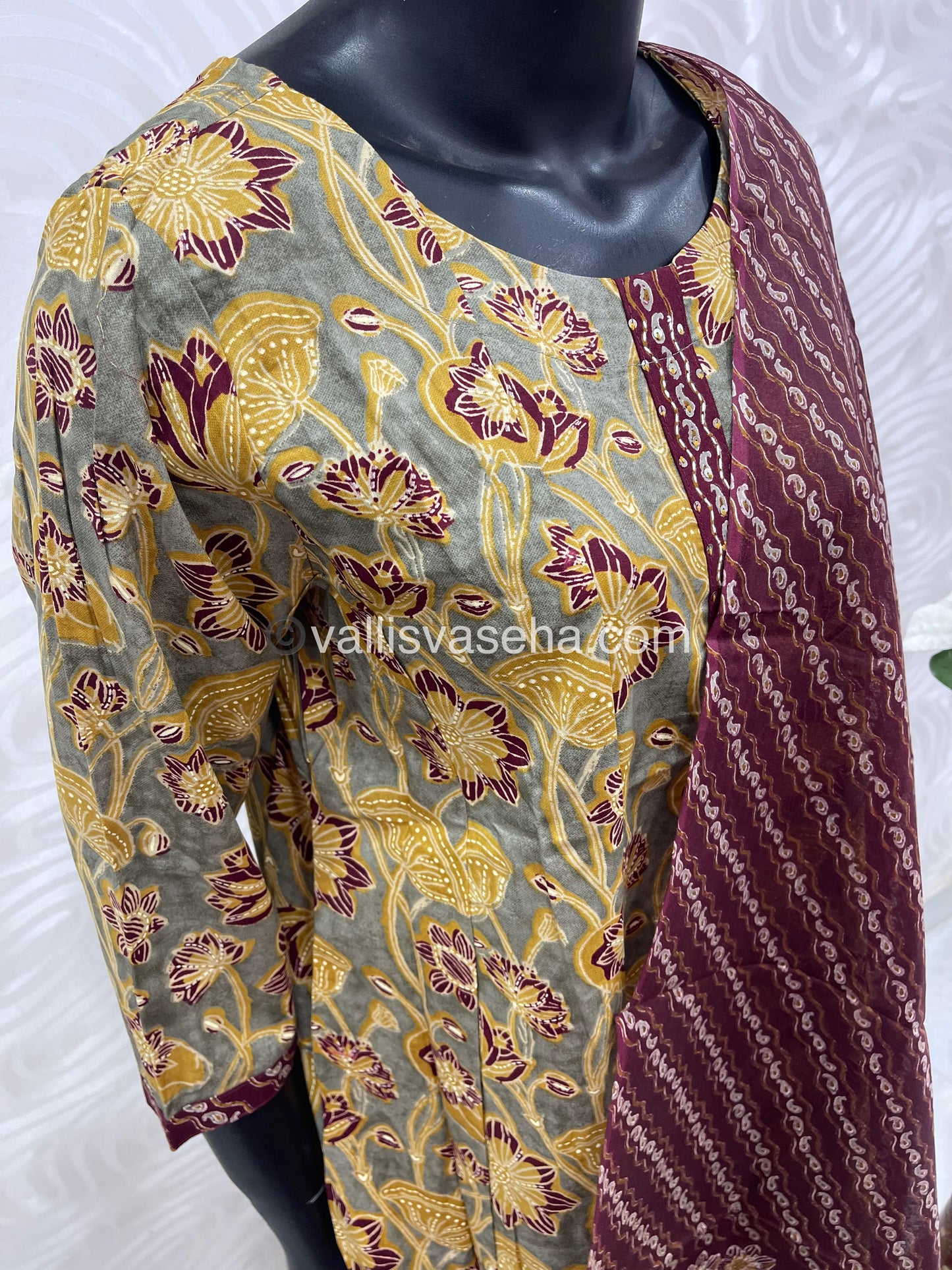 Ready Made - Anarkali - Salwar, Kameez & Duppatta(3pc)- Printed Cotton - VVAS002