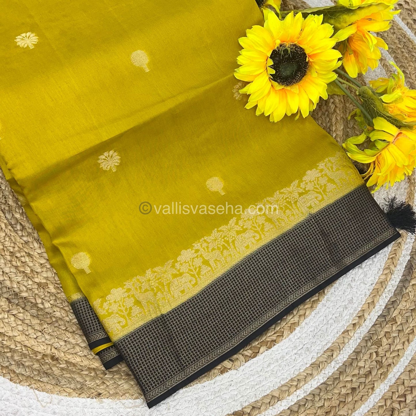 Russian Viscose - Premium Viscose Saree - VVRVS001