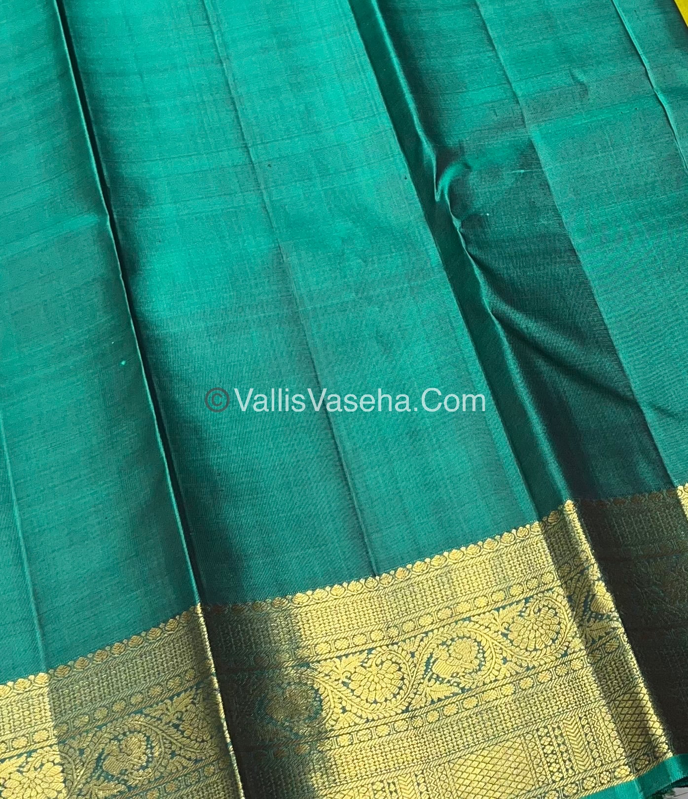 Pure Kanchipuram Silk Saree - Mehendi Green & Ramar Green Combo - VVPS014