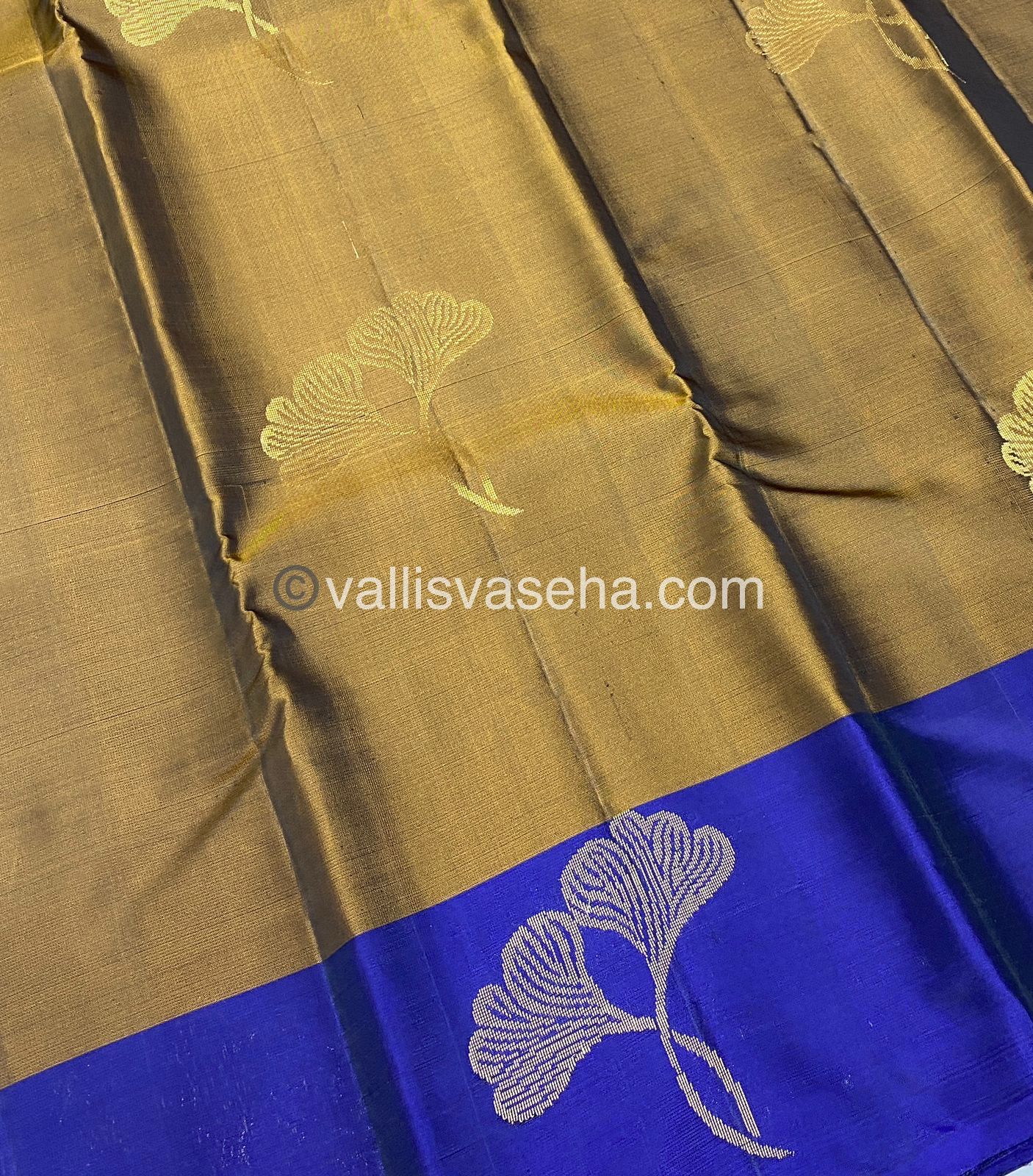Half Mix - Pure Soft Silk Saree - VVPSS030