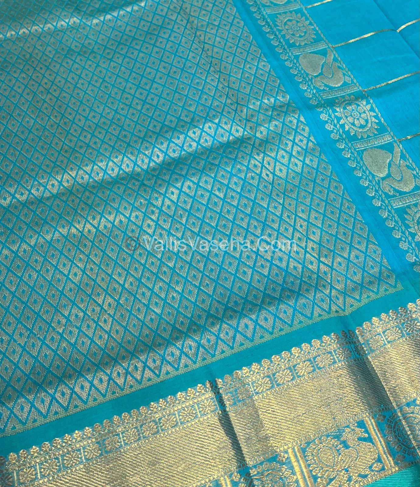 Pure Silk Cotton Saree - Mayil & Chakkaram Design - Brown with Blue - VVMC001