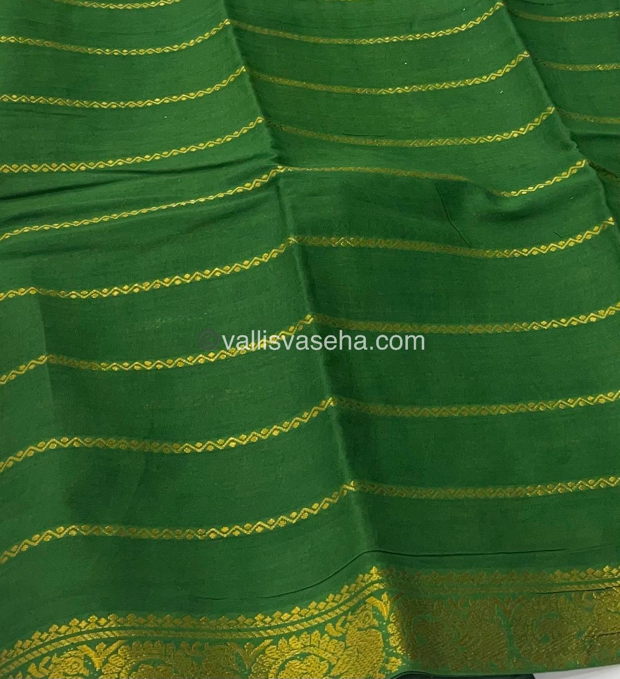 Sungudi Cotton Saree | Velthari Design - Half White with Green Shade - VVSCV001