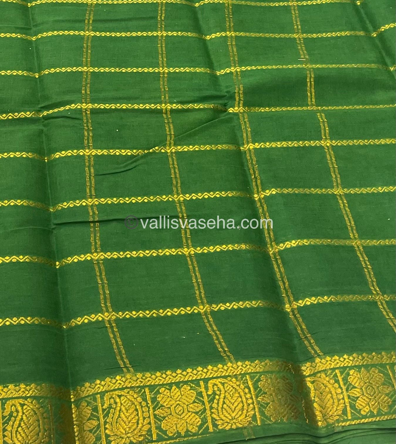 Sungudi Cotton Saree | Velthari Design - Half White with Green Shade - VVSCV001