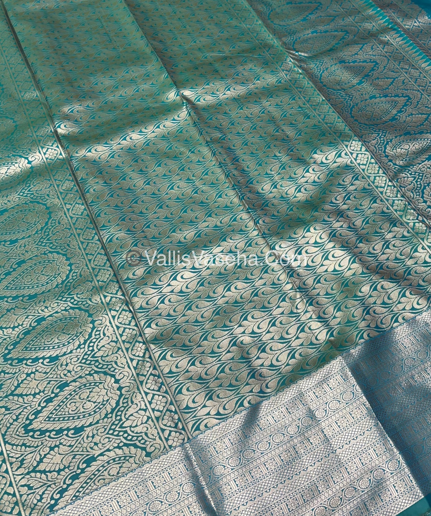 Semi Kanchipuram Silk - Vairavoosi Pattern - VVSKS001