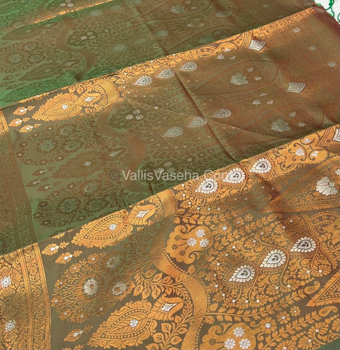 Semi Soft Silk - Border Butta - Double Tone Manthulir Green Shade -VVSSS010