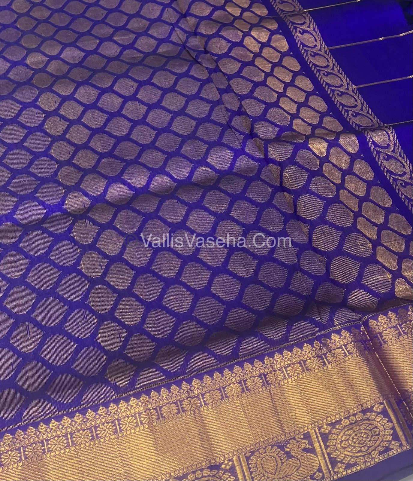 Pure Silk Cotton Saree - Mayil & Chakkaram Design - Lemon Green with Blue Shade- VVMC001
