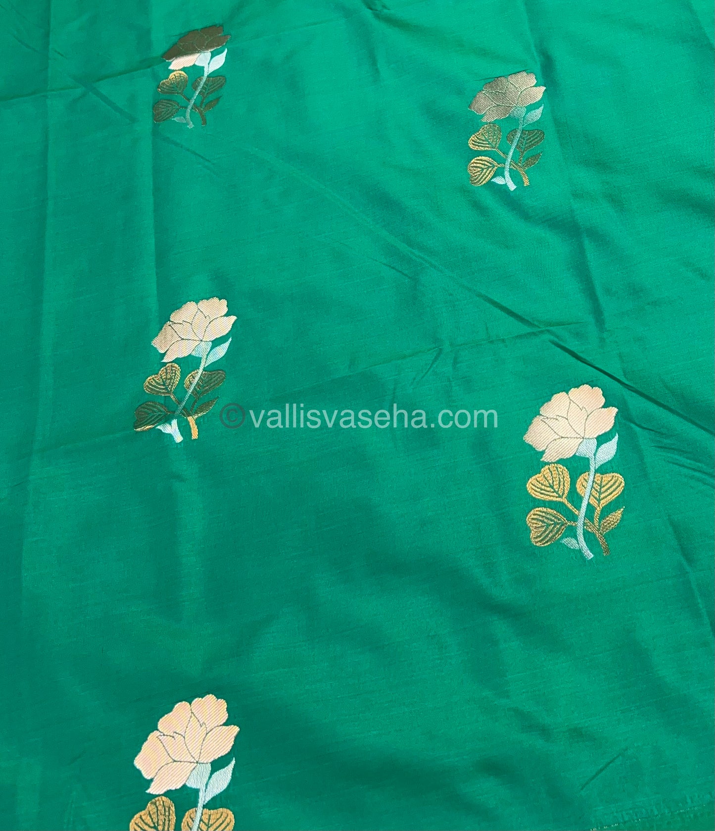 Semi Soft Silk - Border less - Peacock green / Green -VVSSS007