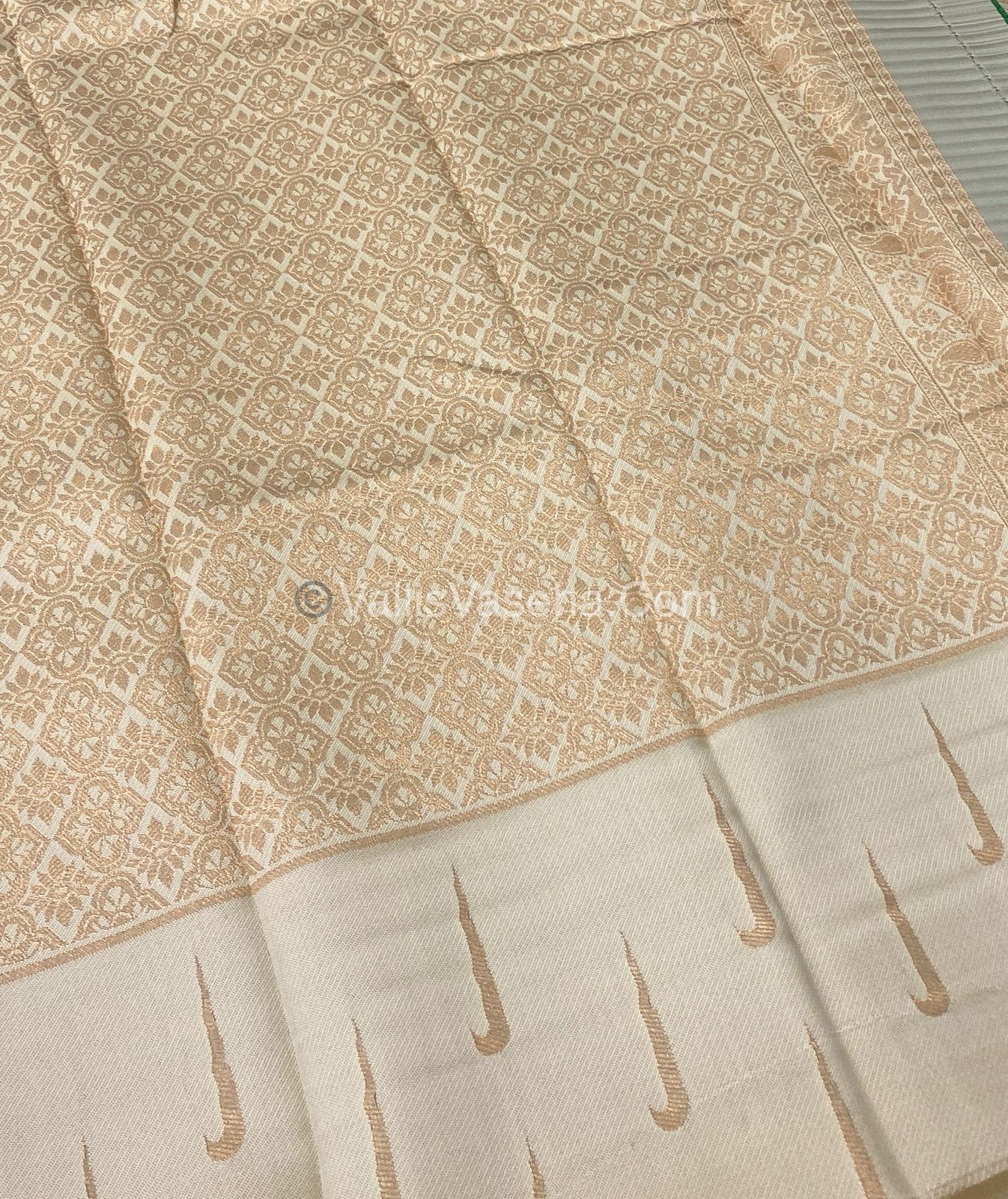 Kanchi Semi Silk - Green with Cream VVKSS001