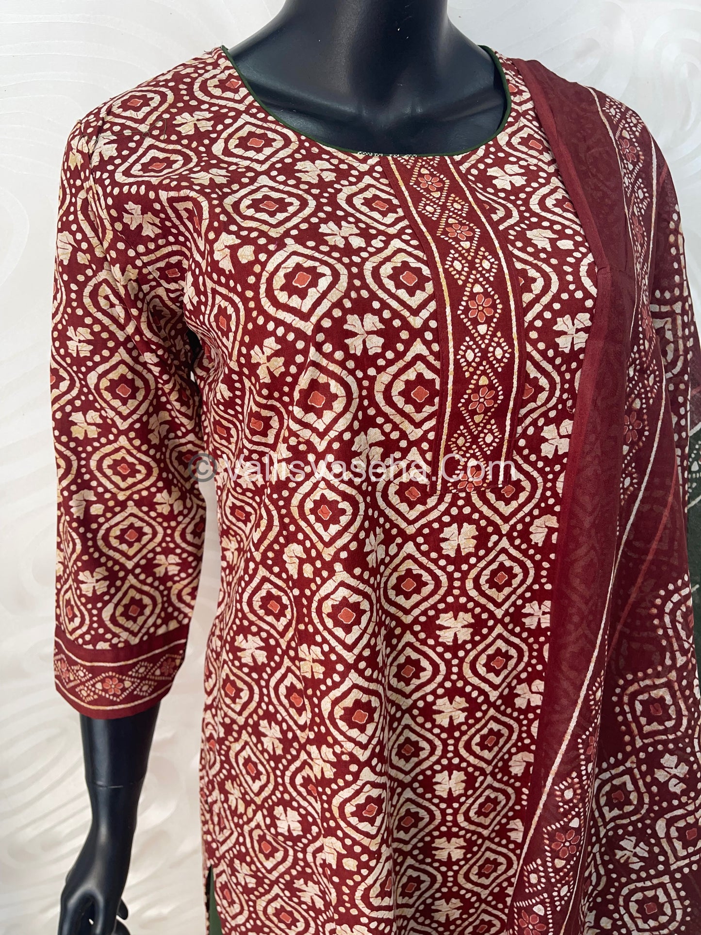 Ready Made - Salwar, Kameez & Duppatta(3pc) - Batik Printed - VVRBS001