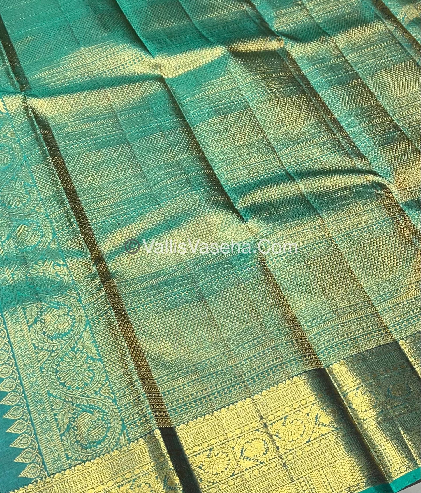 Pure Kanchipuram Silk Saree - Mehendi Green & Ramar Green Combo - VVPS014