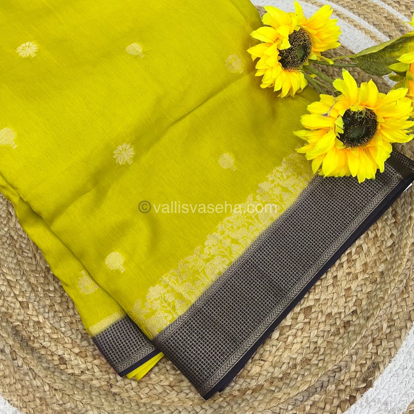 Russian Viscose - Premium Viscose Saree - VVRVS001