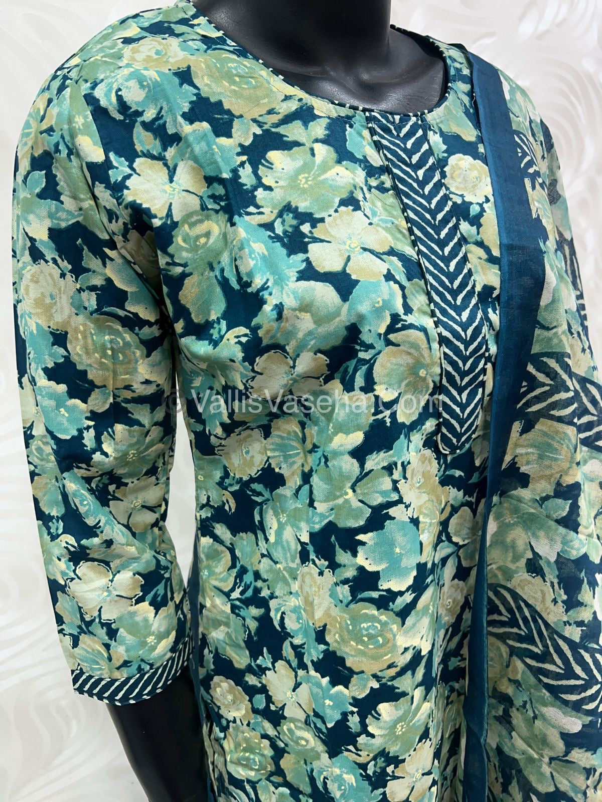 Ready Made - Salwar, Kameez & Duppatta(3pc) - Printed - VVRBS002