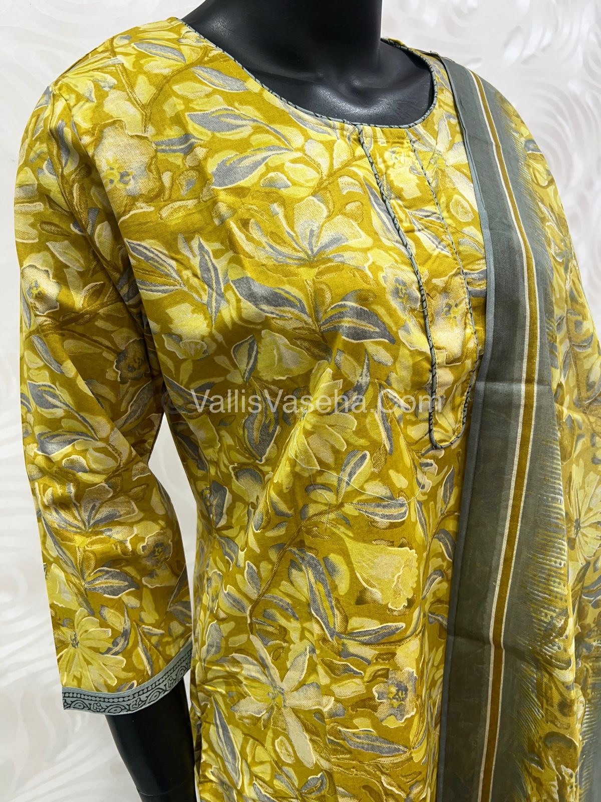 Ready Made - Salwar, Kameez & Duppatta(3pc) - Printed - VVRBS002