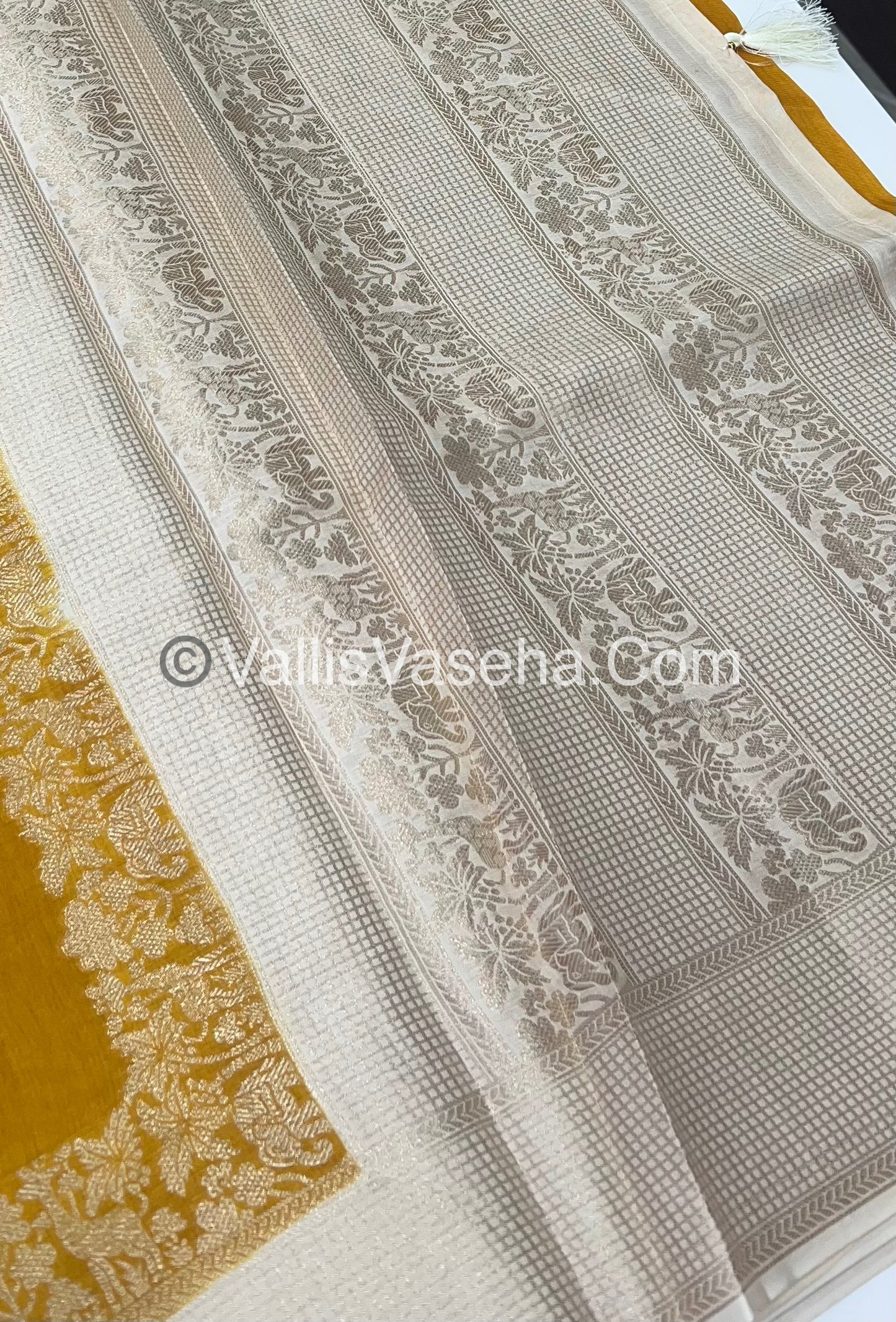 Russian Viscose - Premium Viscose Saree - VVRVS001
