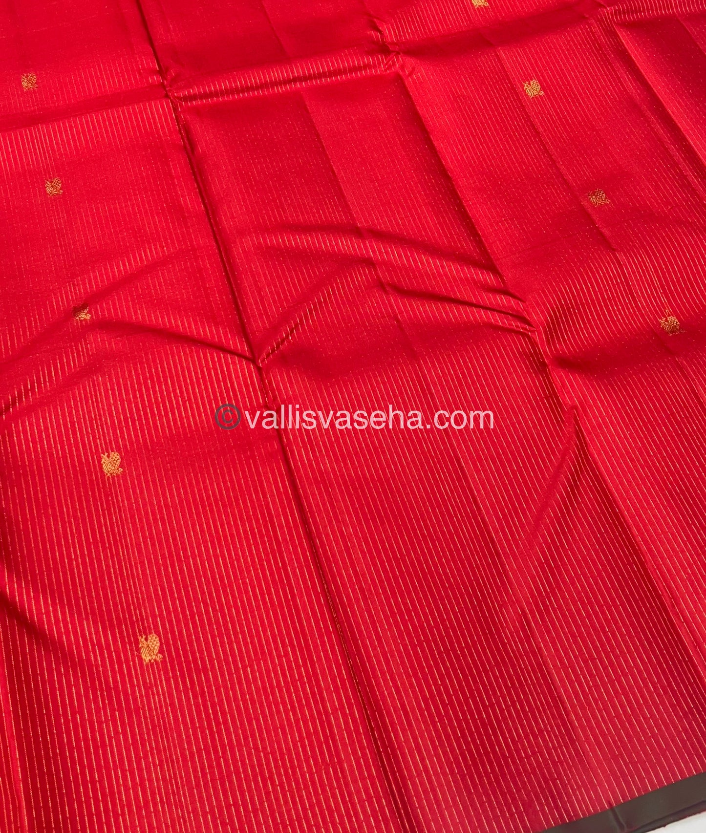 Pure Kanchipuram Silk Saree - Vaira Voosi design - Red shade - VVPS010