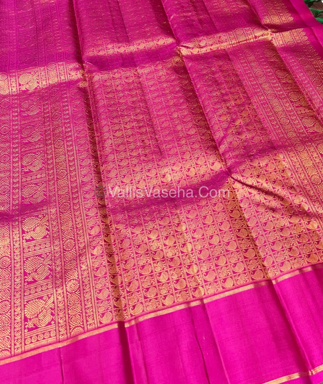 Pure Kanchipuram Silk Saree - Vaira Voosi - Manthulir Green with Pink Combo - VVPS011