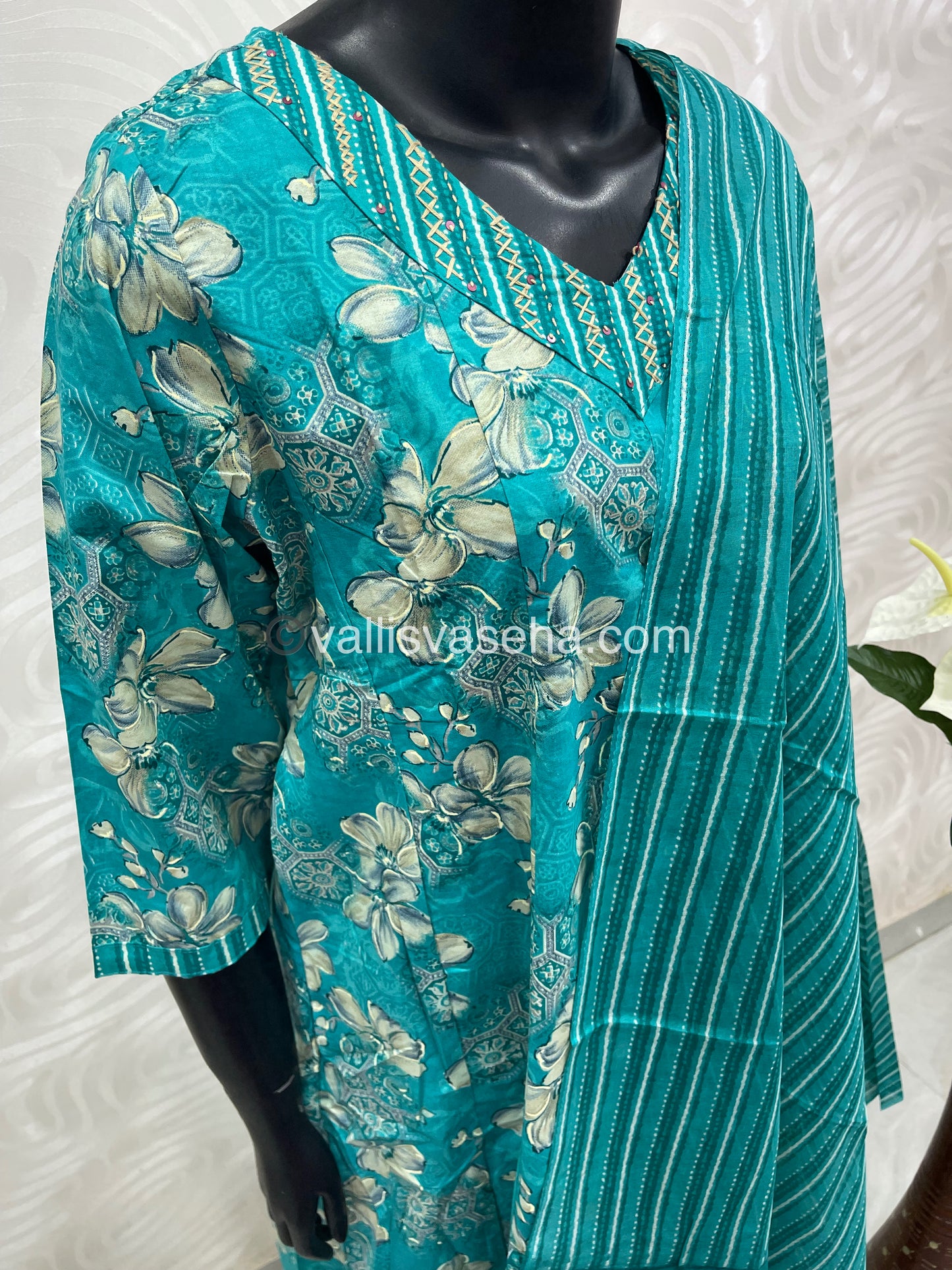 Ready Made - Anarkali - Salwar, Kameez & Duppatta(3pc)- Printed Cotton - VVAS002