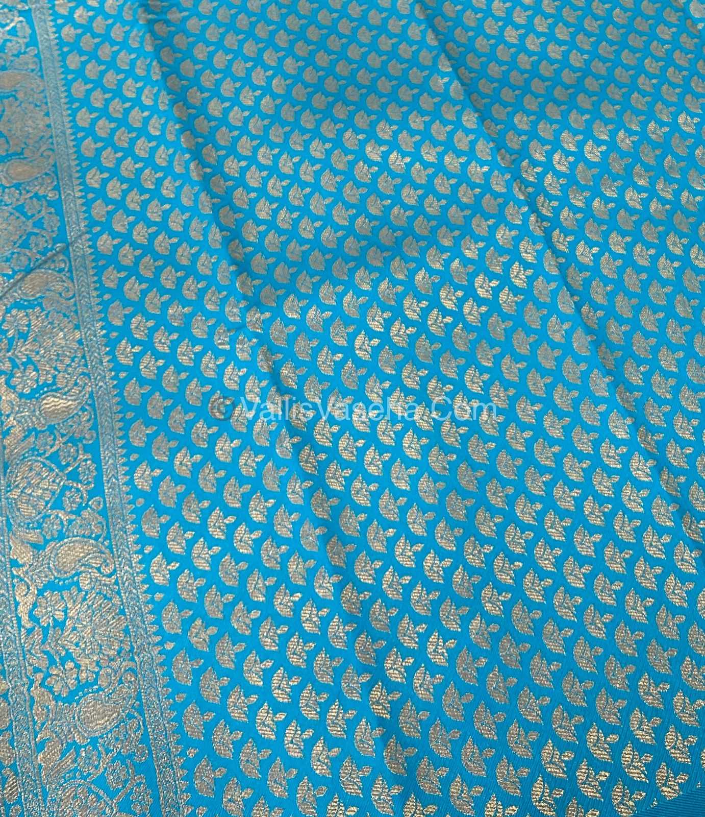 Kanchi Semi Silk - Green with Blue VVKSS001