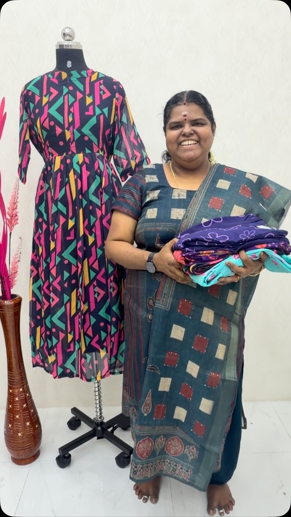 Search Code:- VVFMG001
Readymade | Georgette Maxi - Feeding / Non F...
