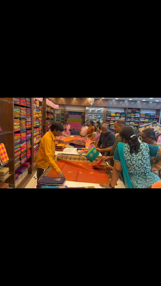 Sunday vibes @vallis_vaseha 
#vallisvaseha #sarees #sareelove 
#tre...