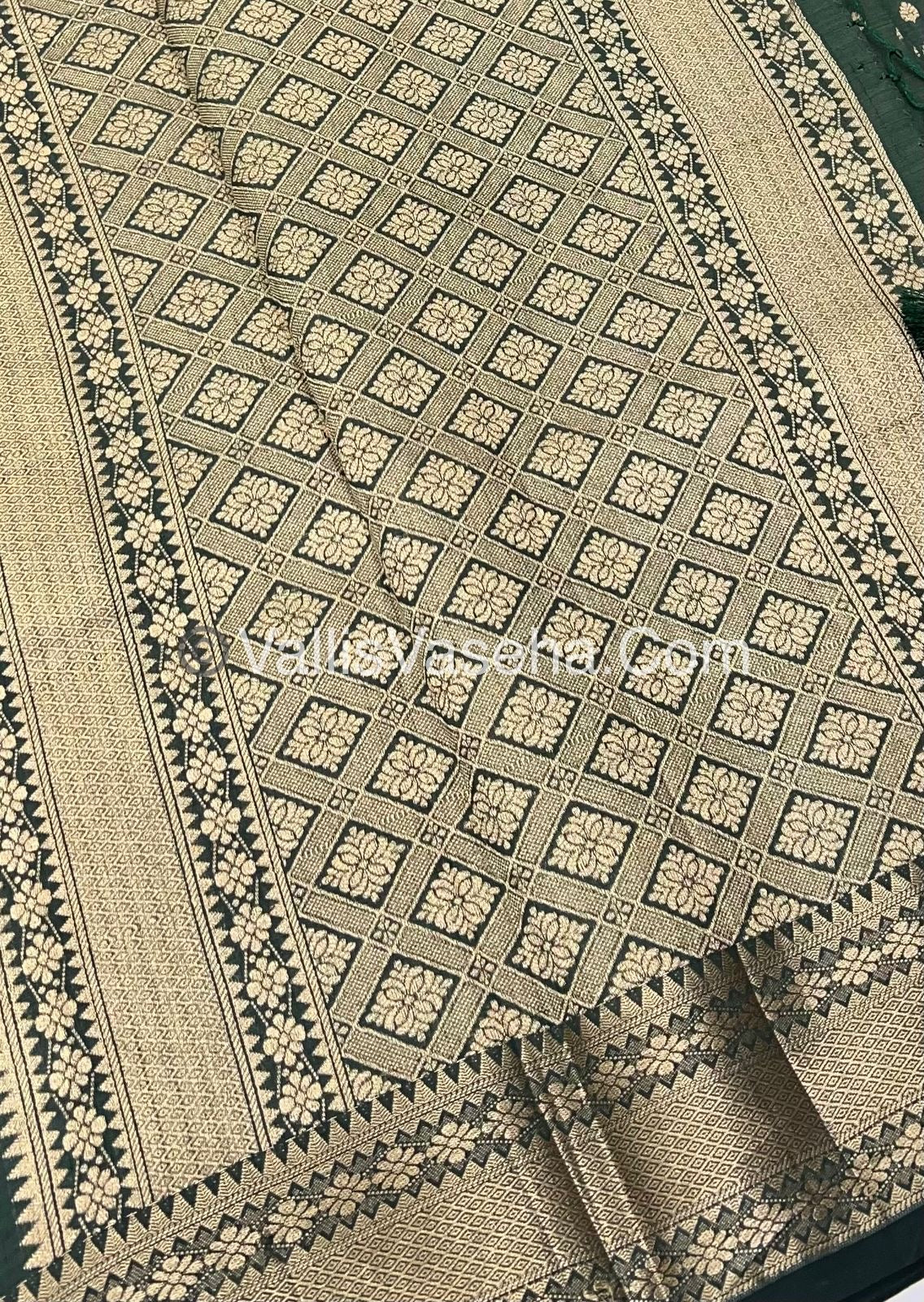 Semi Tussar Silk - Grand Pallu  - Dark Green Shade - VVSTS017