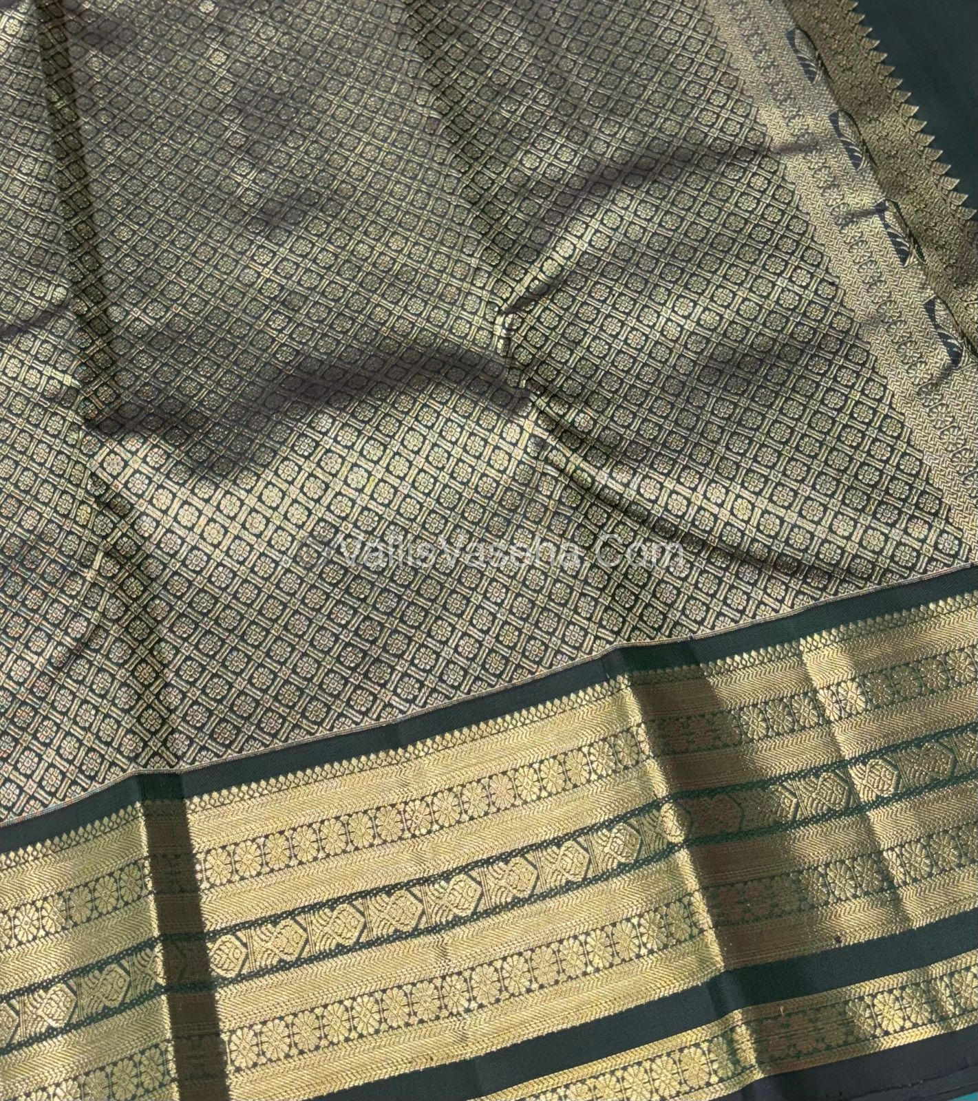 Pure Vintage Korvai Kanchipuram Silk Saree - Light Green & Dark Green Combo - VVPS032