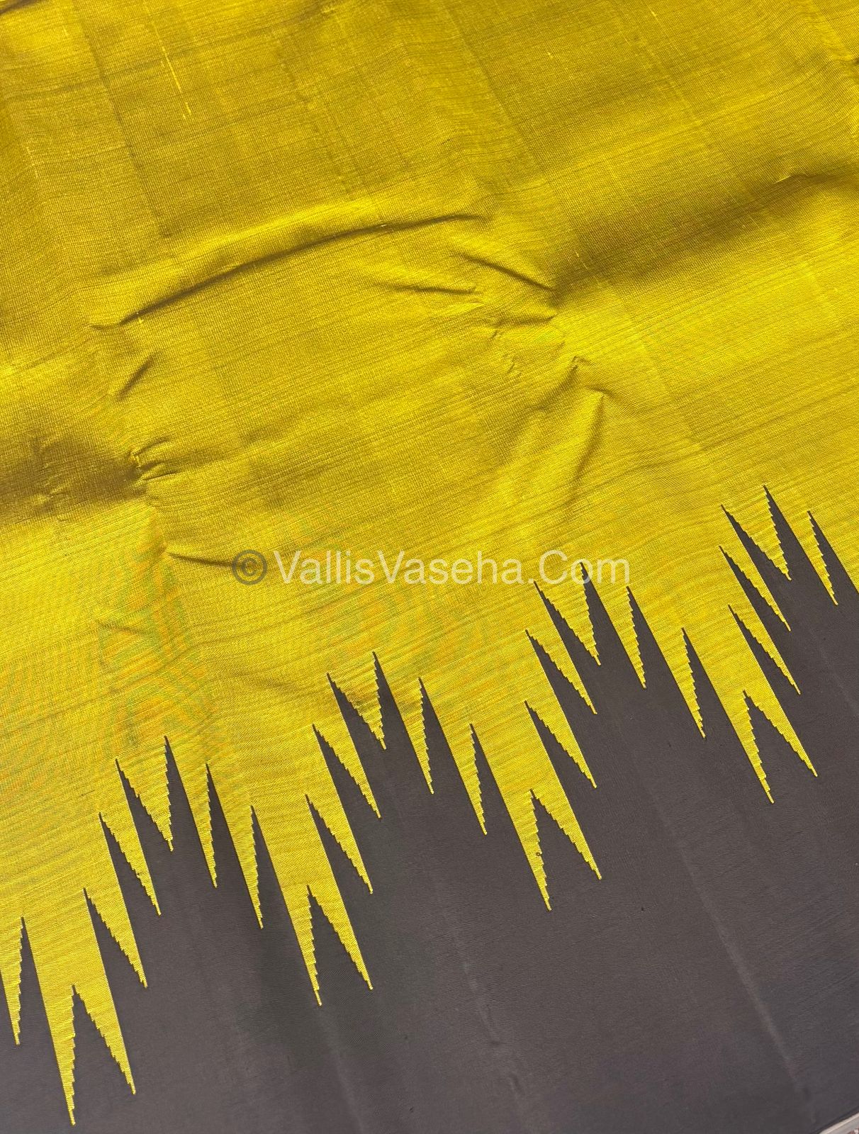 Pure Kanchipuram Silk Saree - Thalampoo - VVPS029
