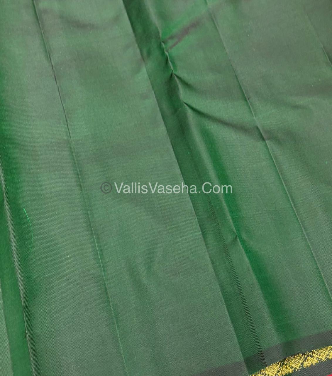 Pure Kanchipuram Silk Saree - Borderless - Reddish peach with Green - VVPS043