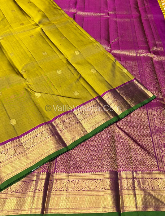 Pure Kanchipuram Silk Saree - Mehandhi Green / Venthayam Green & Purplish Pink  Combo - VVPS011