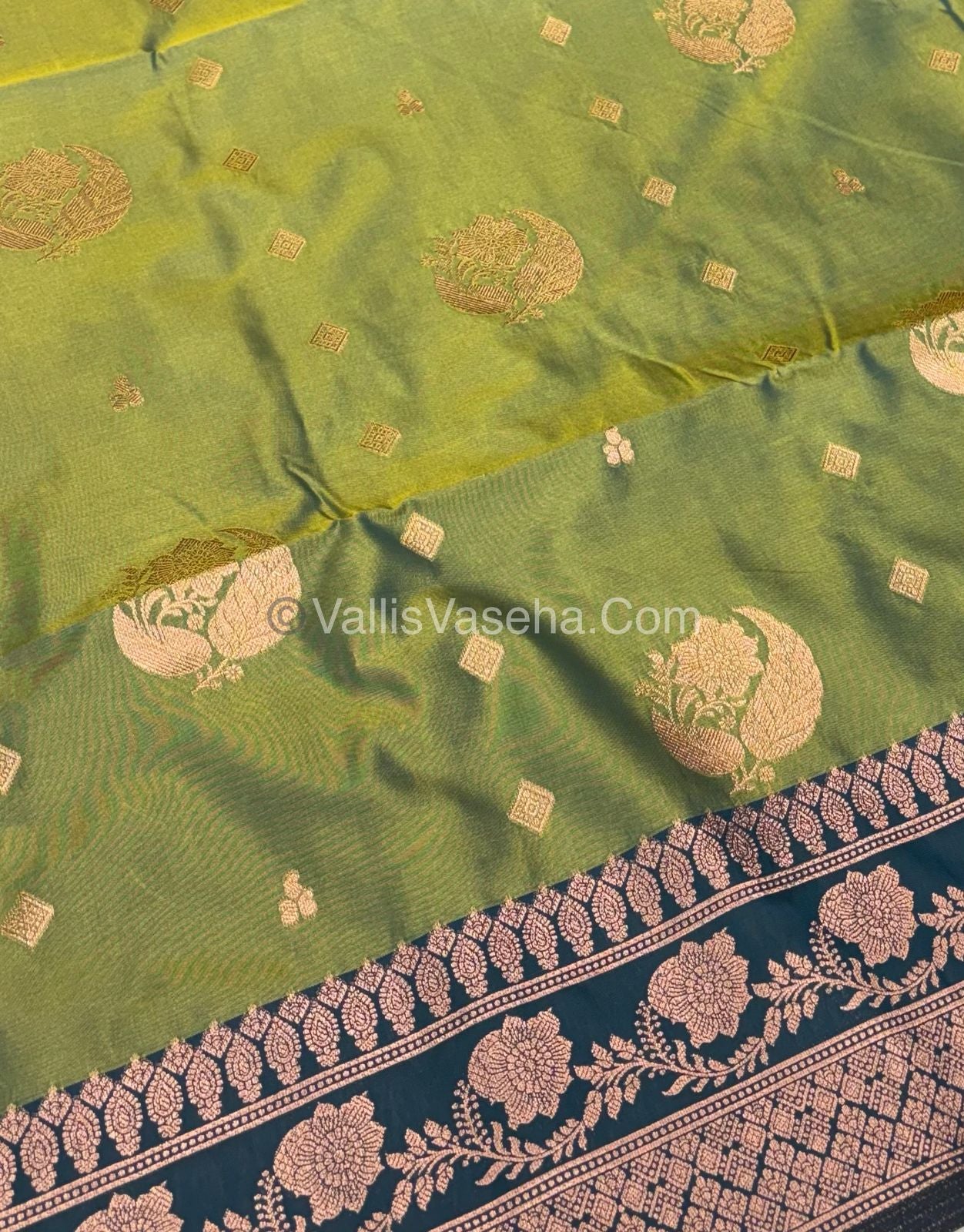 Semi Soft Silk - Dual Tone Shade With  Green Combo -VVSSS027